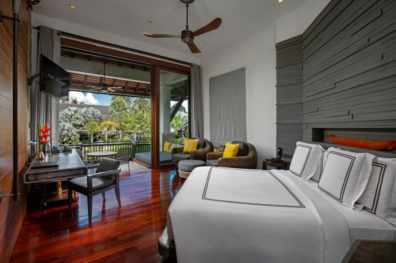 Pearl Bed Suite,1249873945:JPEG