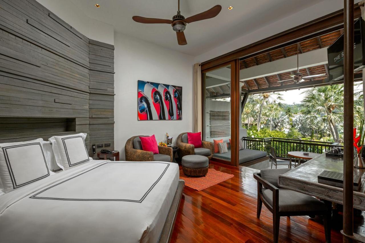 Pearl Bed Suite