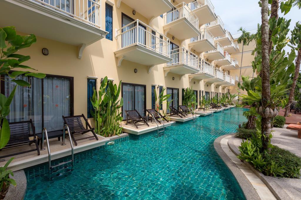 Deluxe Double Room Pool Access