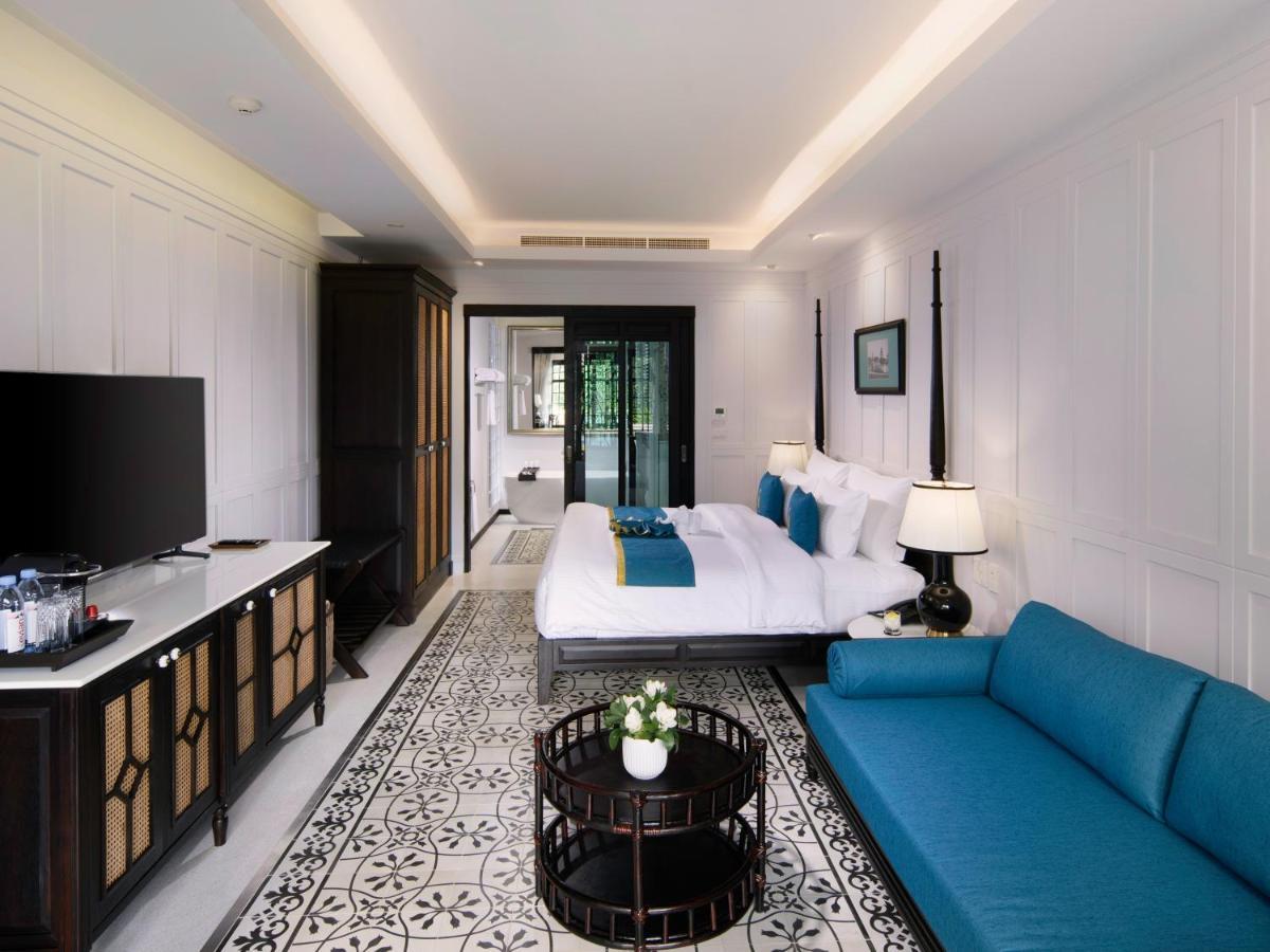 Kamer met Kingsize Bed en Uitzicht op het Zwembad