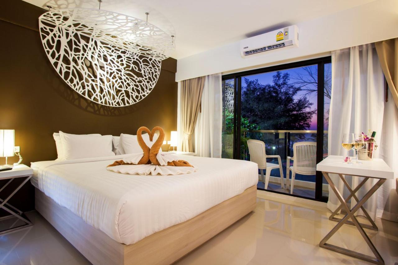 Coral Deluxe Double Room Seaview B