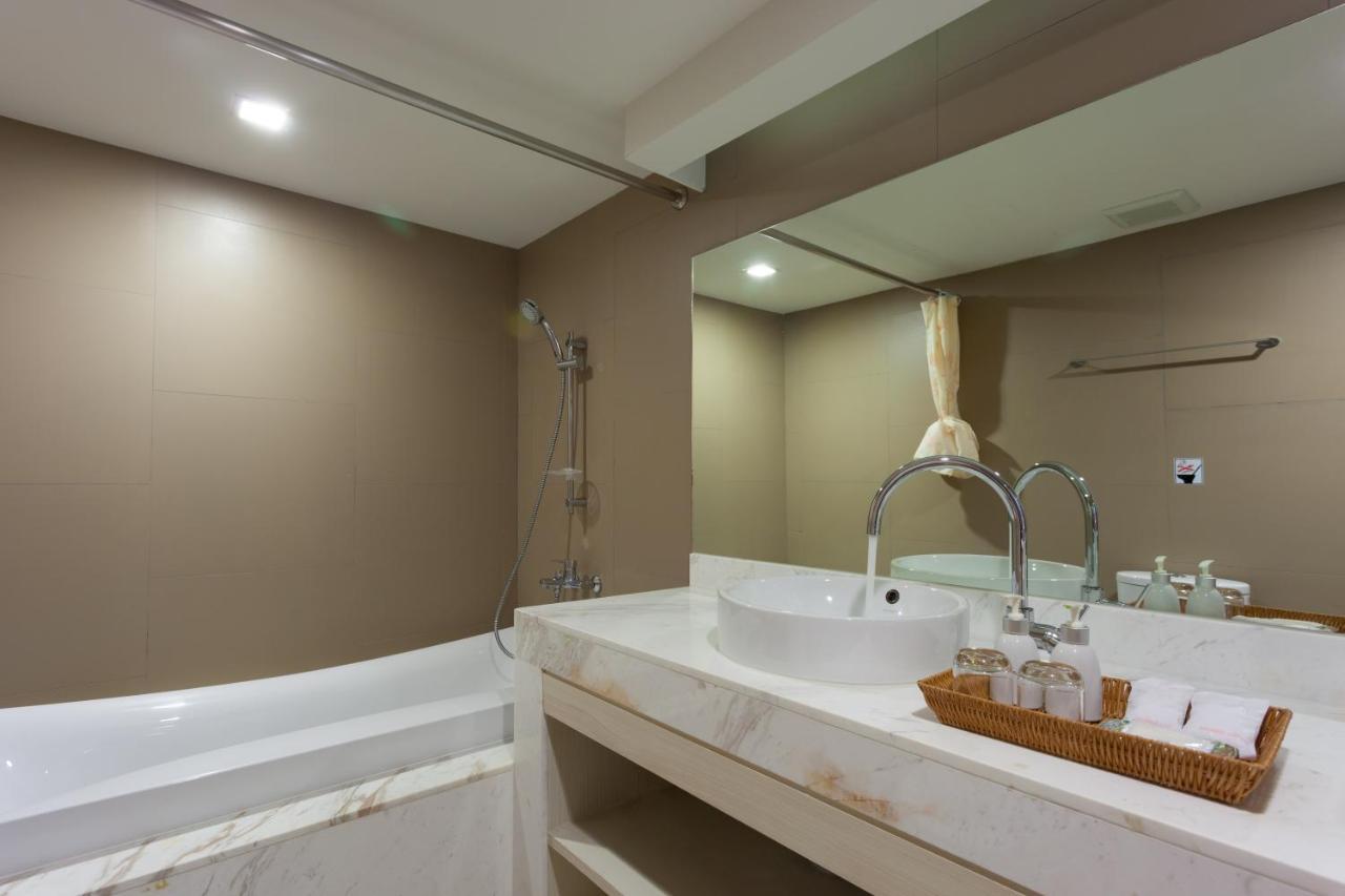 Coral Deluxe Double Room Seaview B