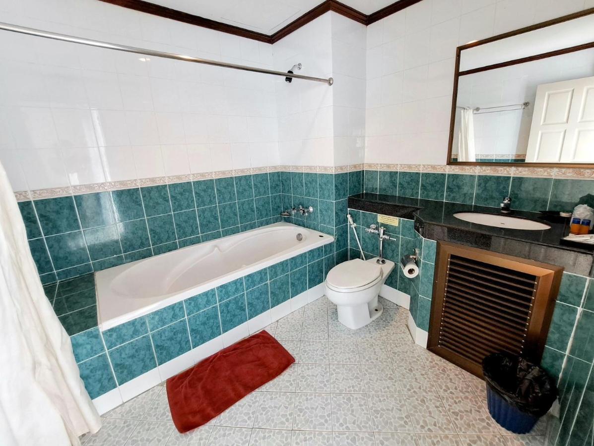 Deluxe Double Room Bath