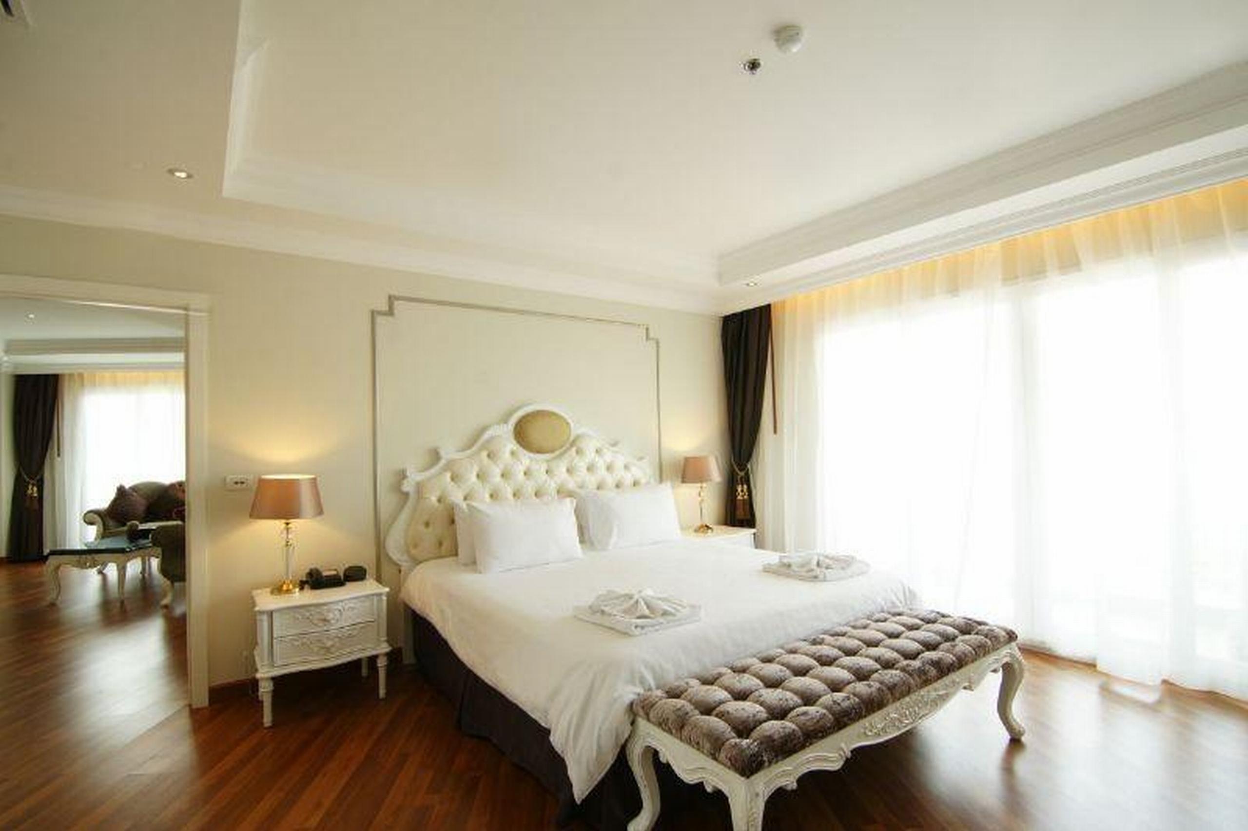 One-Bedroom Suite