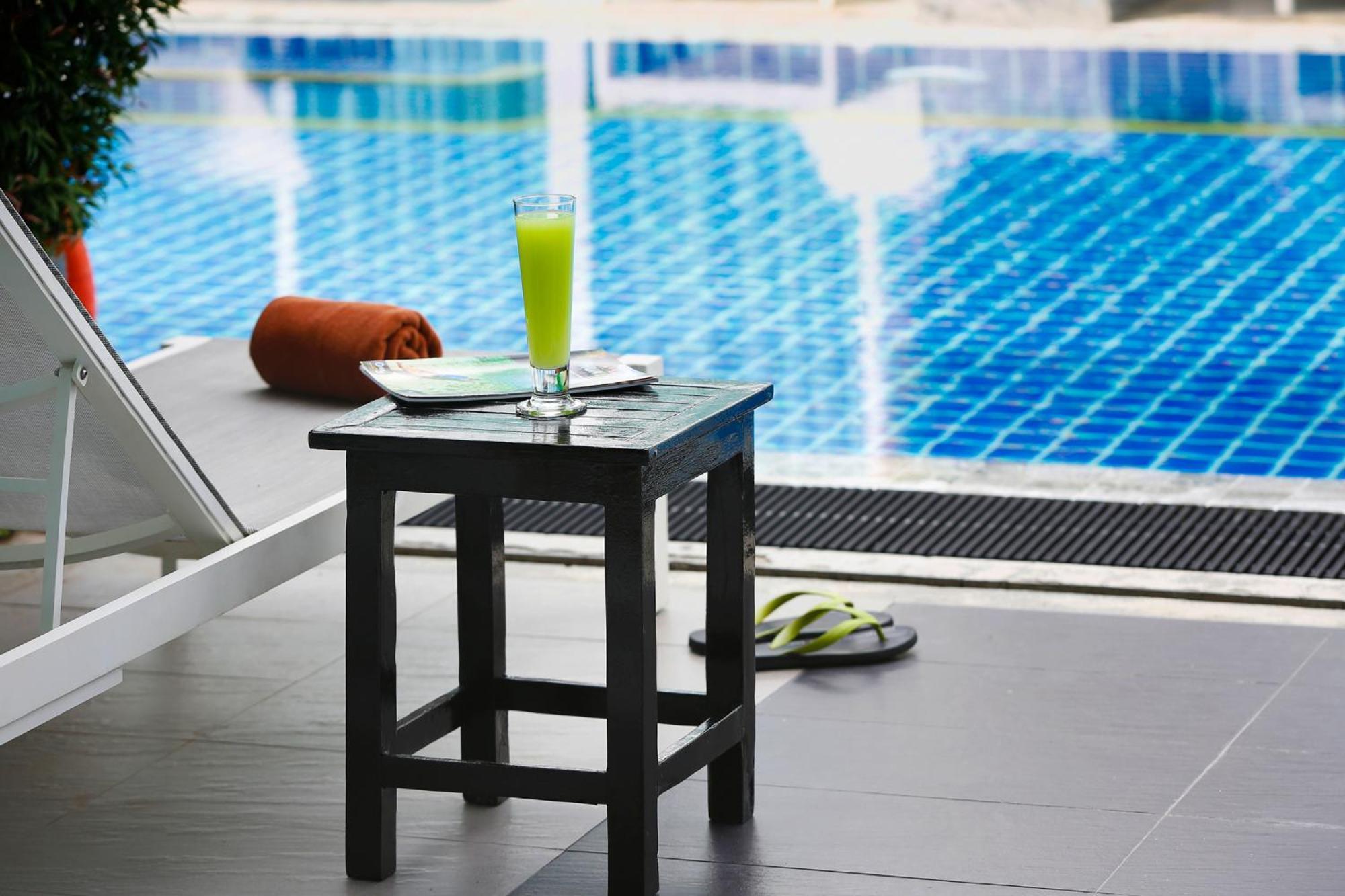 Deluxe Double or Twin Room Pool Access