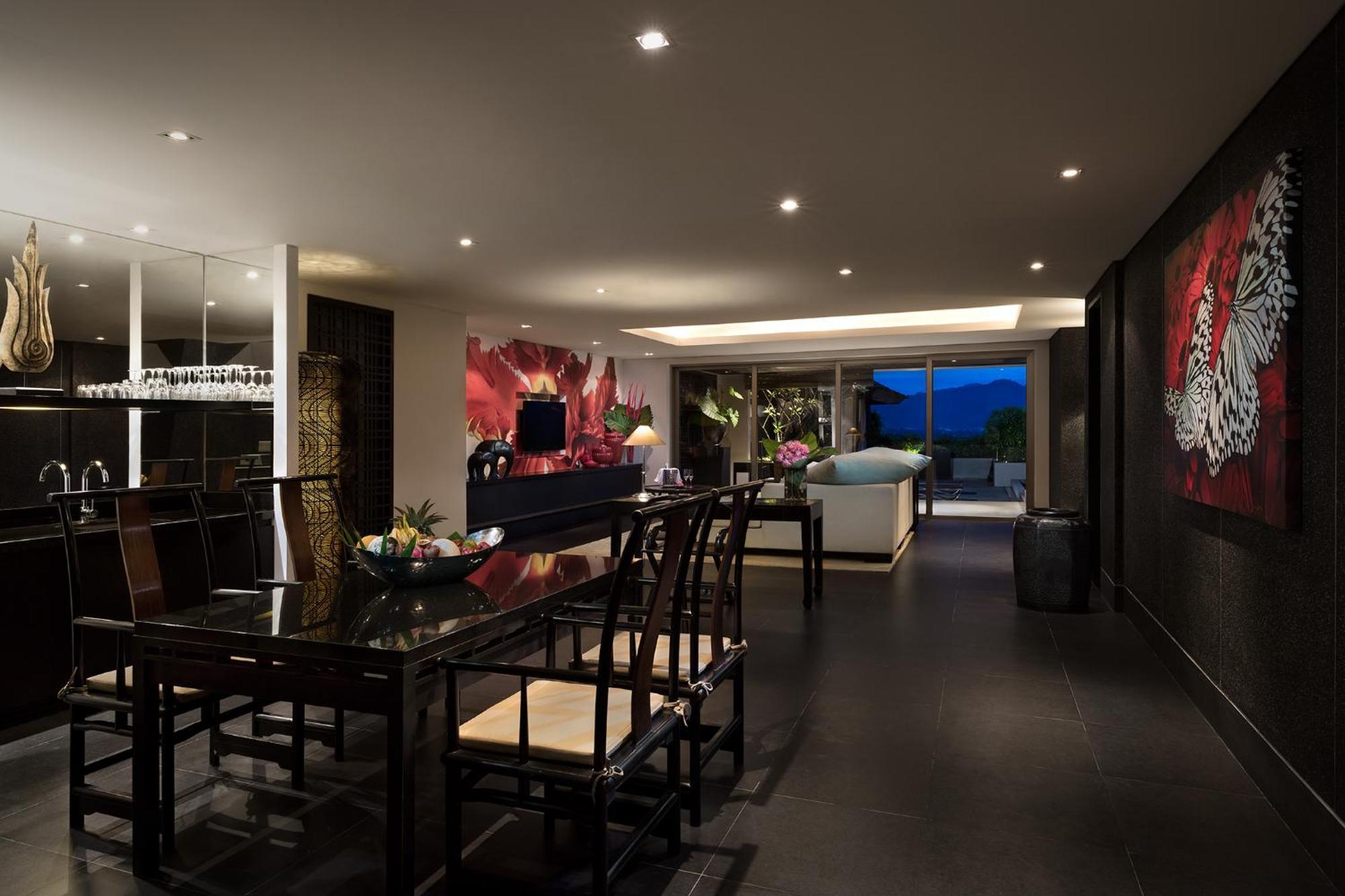 Spa & Pool Penthouse