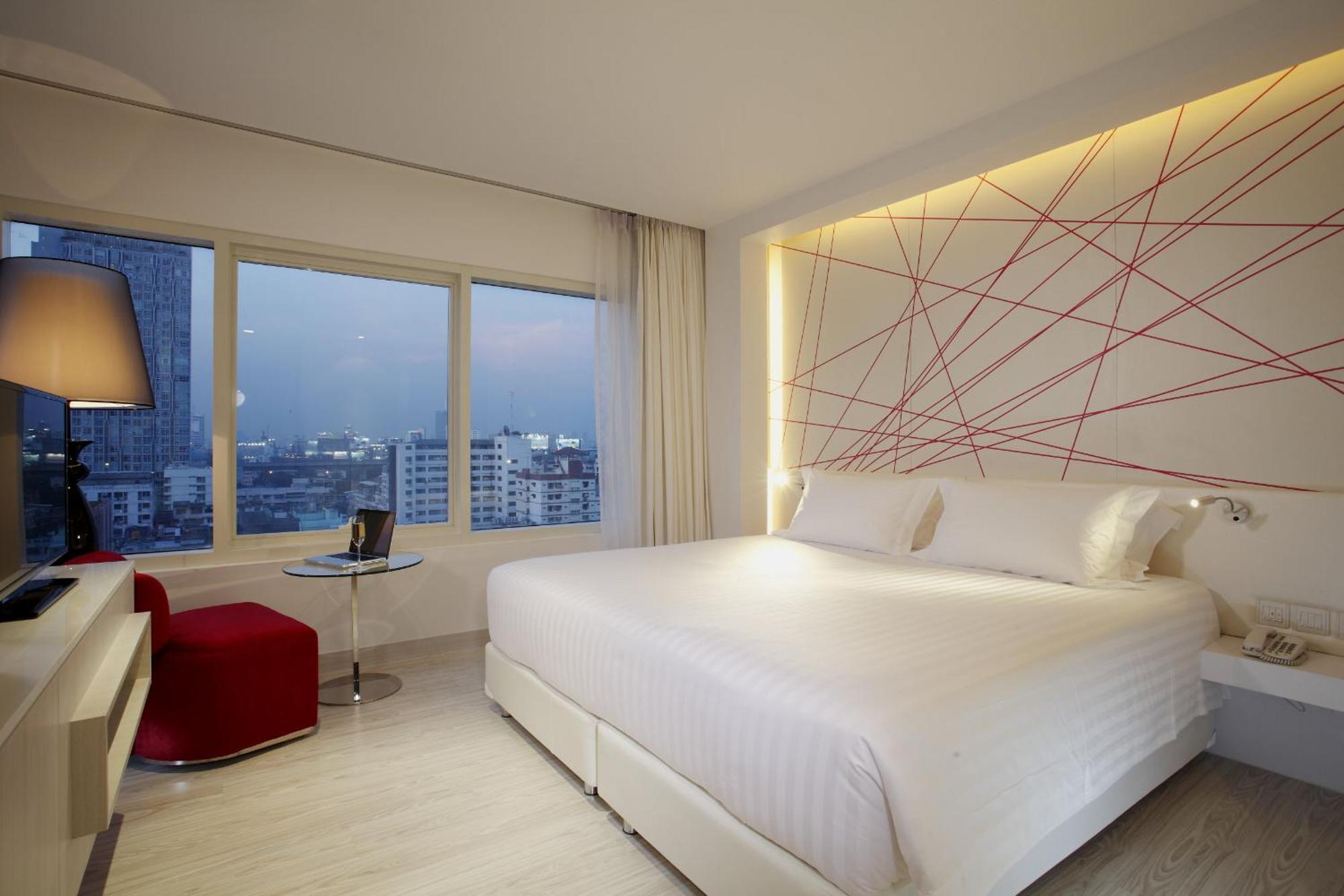 Deluxe One-Bedroom Suite