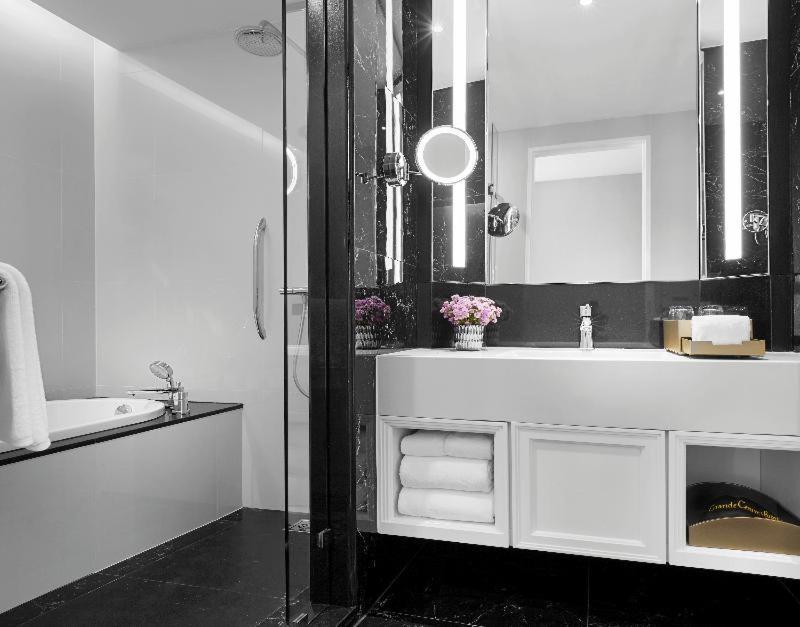 Grande Corner Suite with Onsen Access