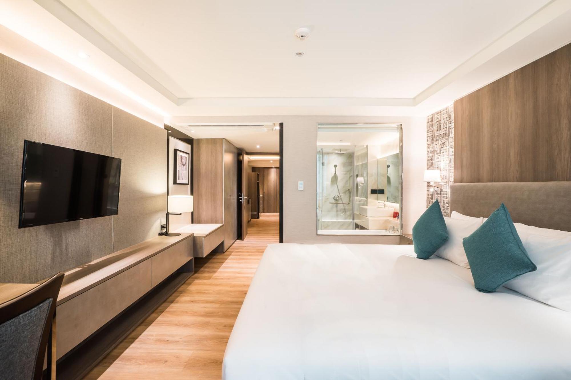 One Bedroom Executive Suite,1279487758:JPEG