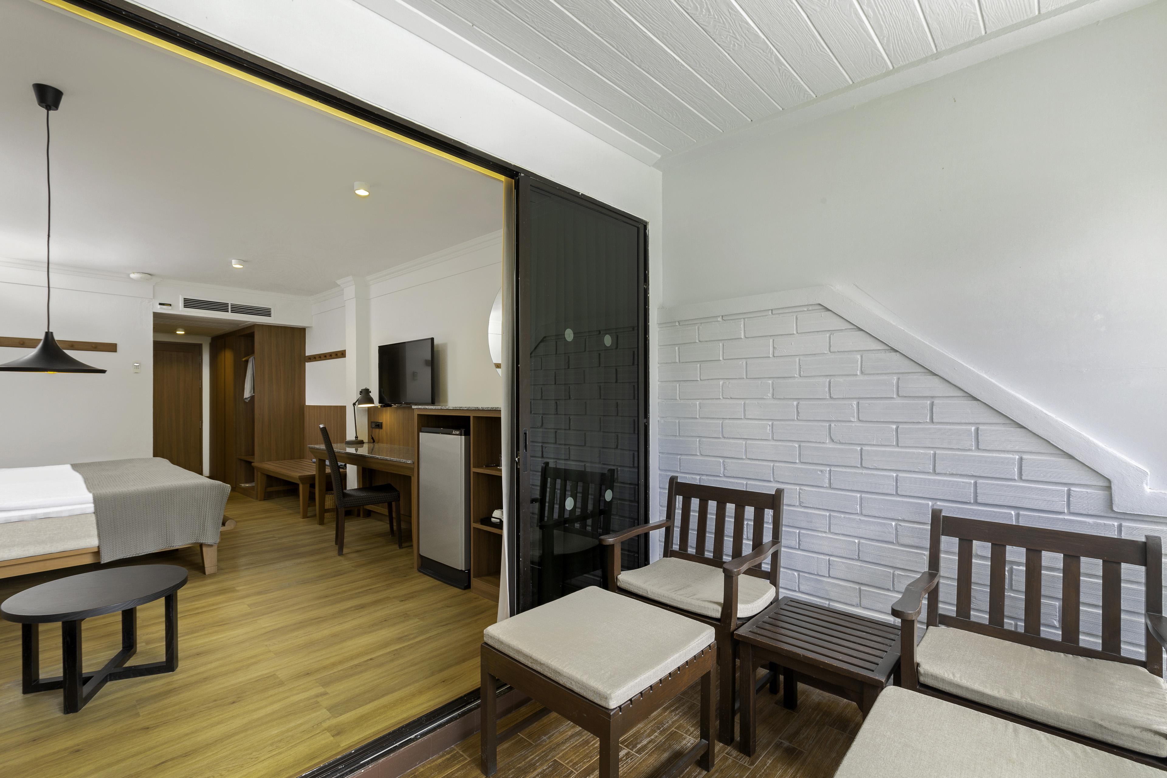 Deluxe Double or Twin Room