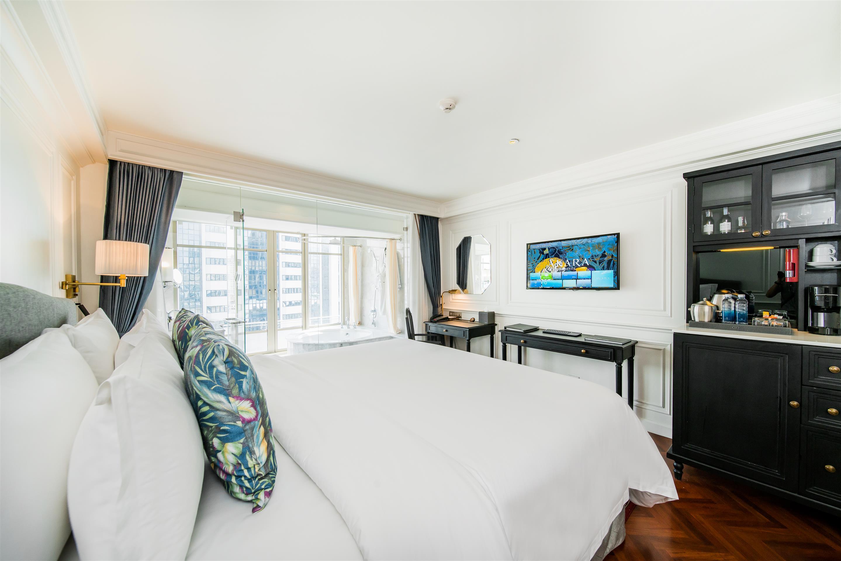 Akara Deluxe King Room