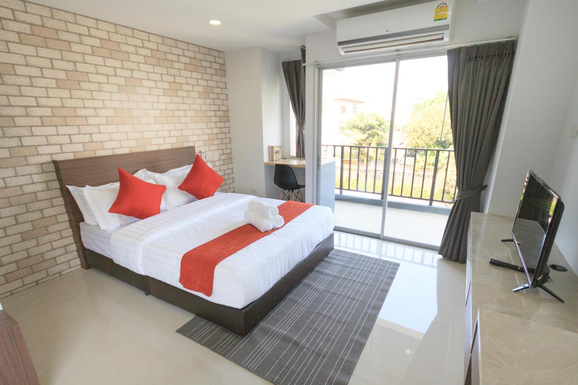Deluxe Corner Room Balcony