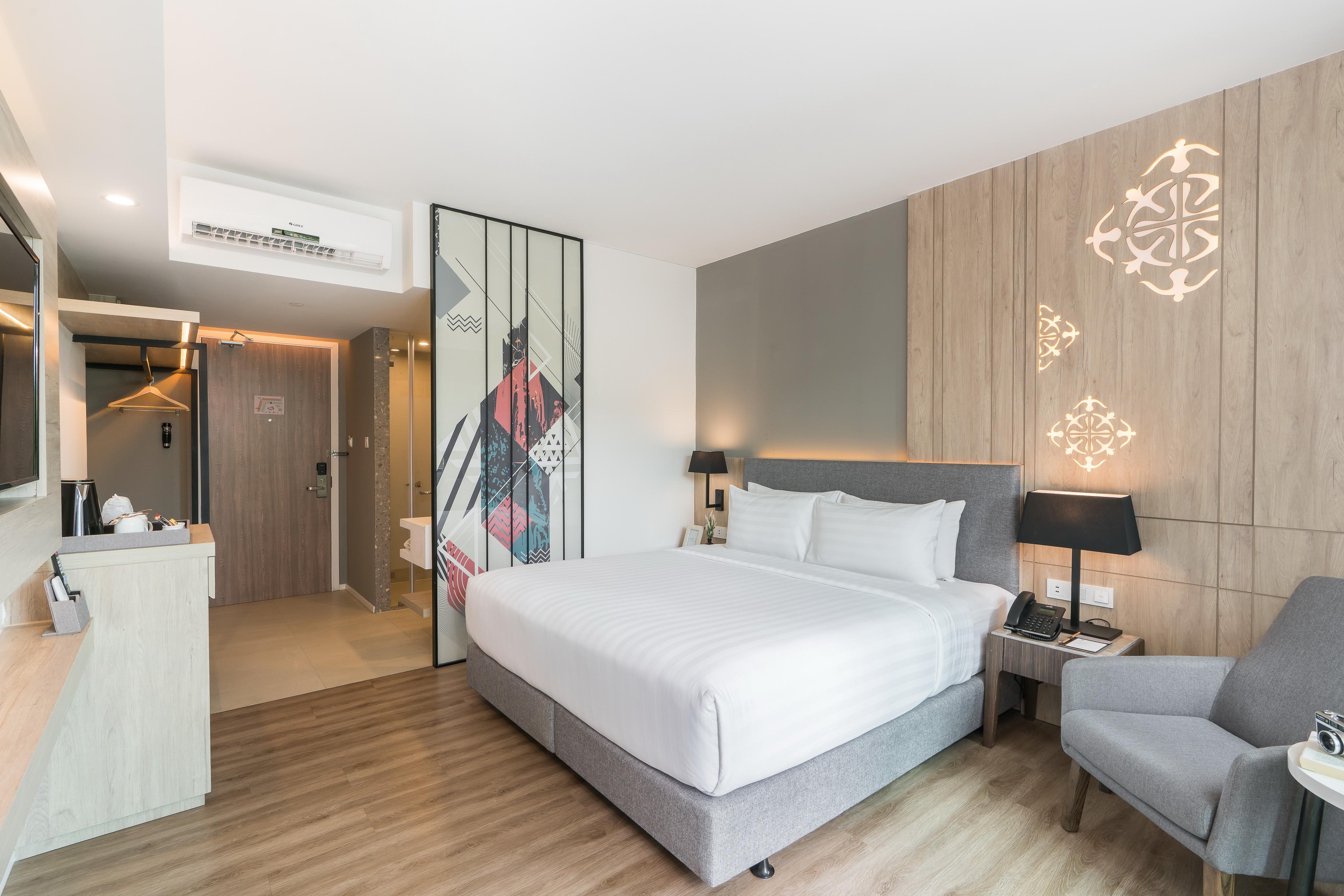 Deluxe Double Room Pool View