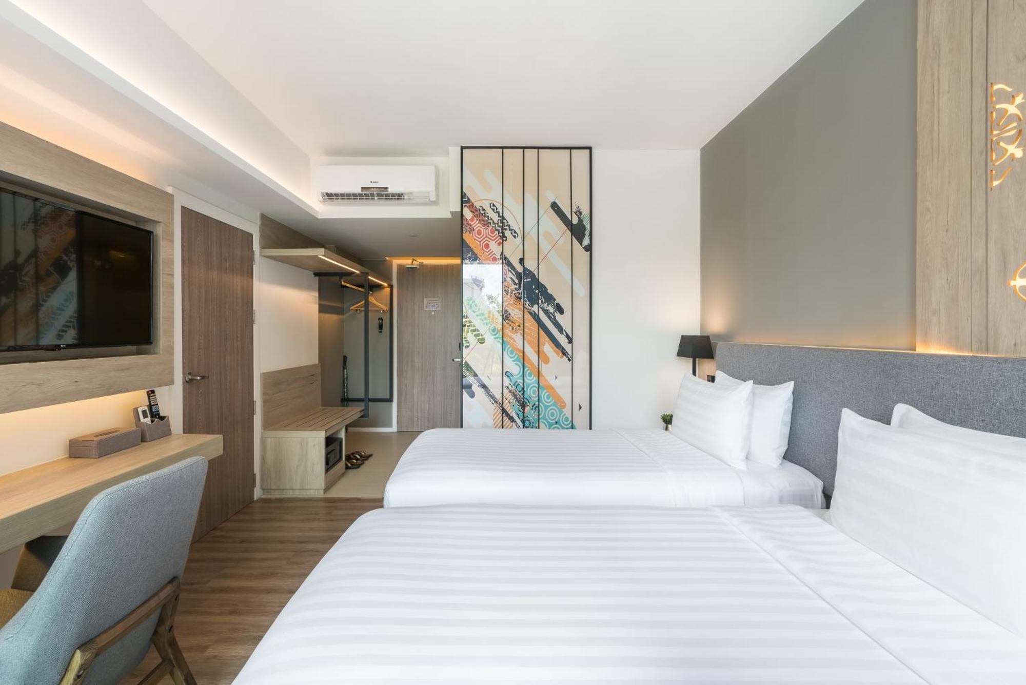 Deluxe Twin Room Pool View