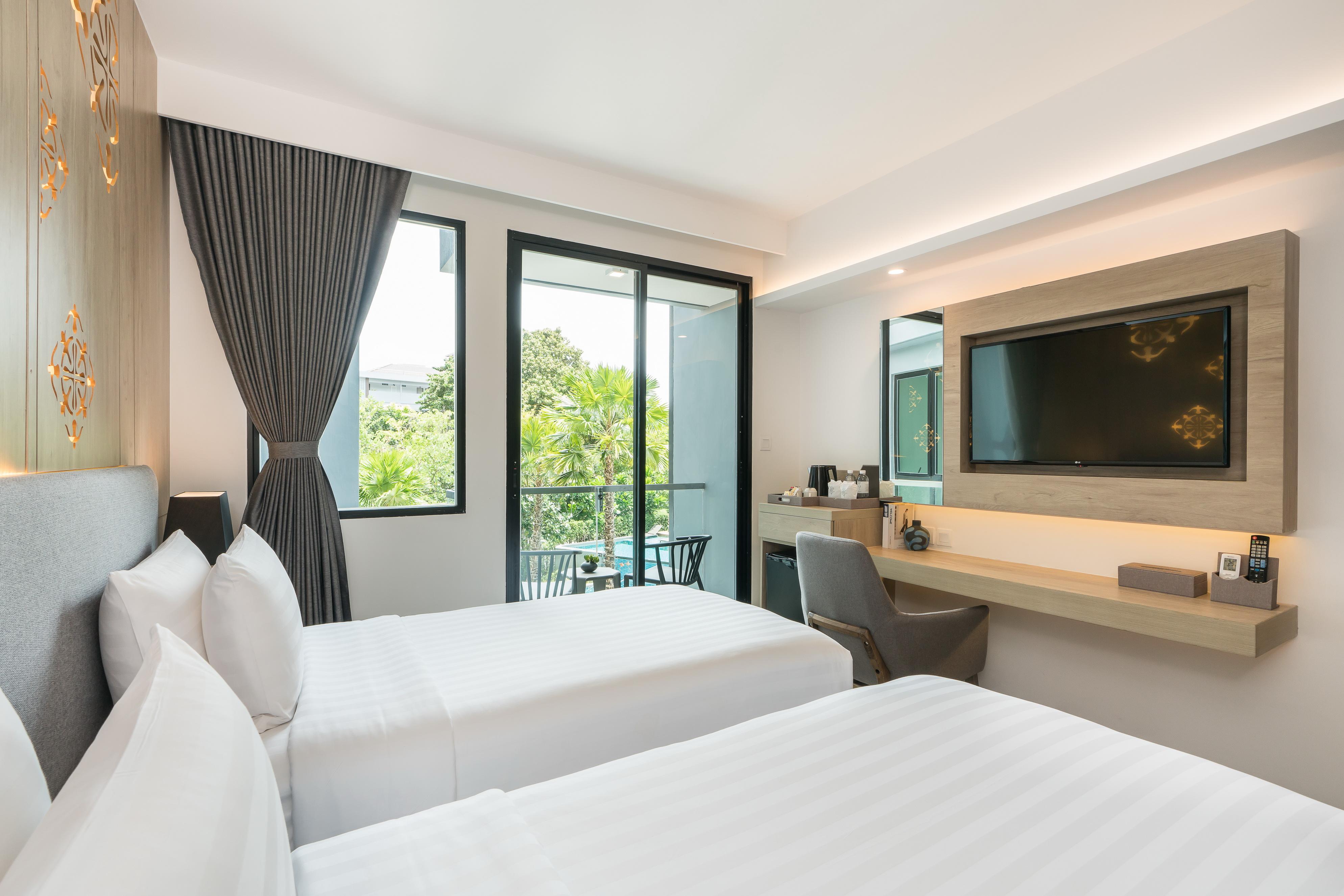 Deluxe Twin Room Pool View