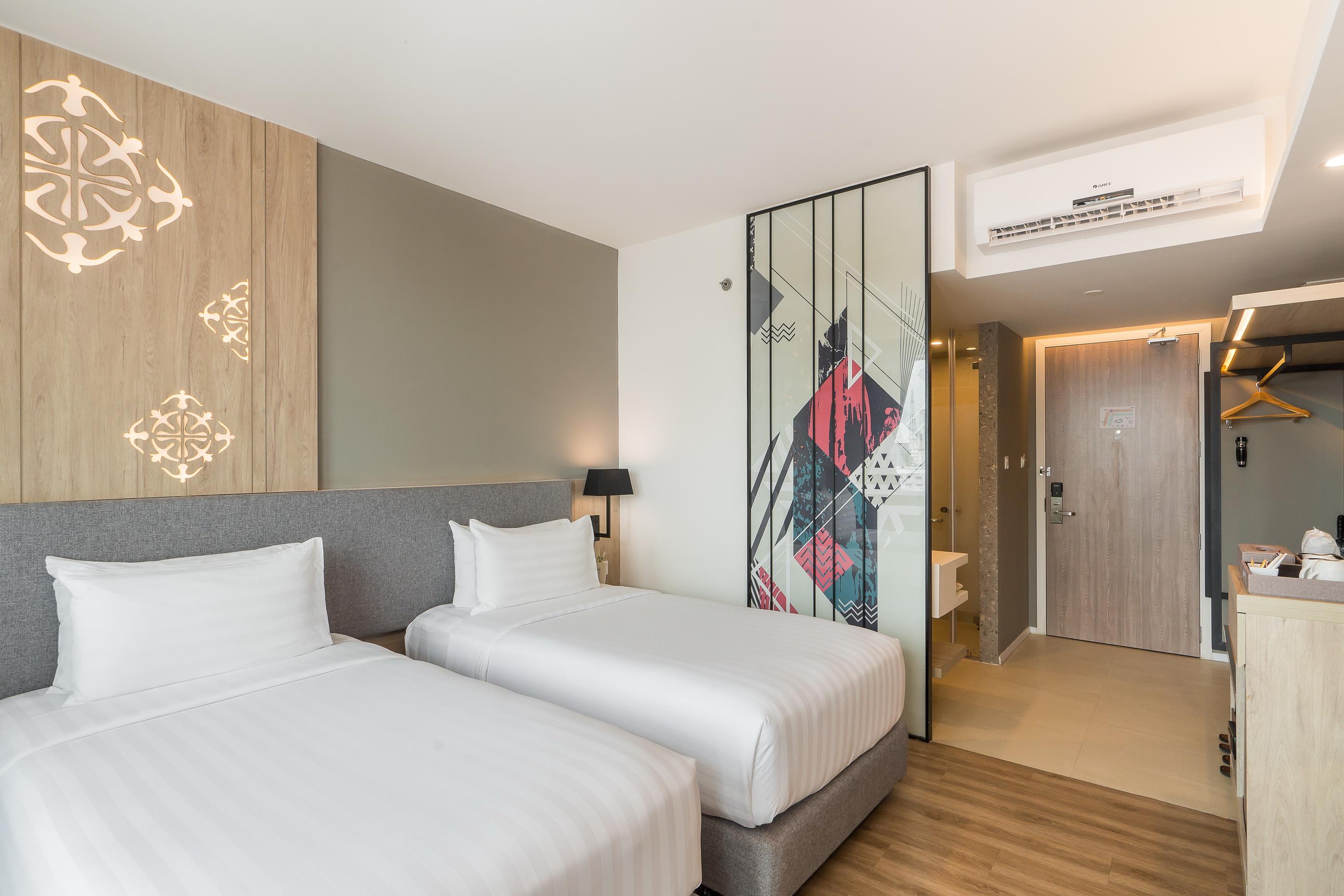 Deluxe Double or Twin Room City View