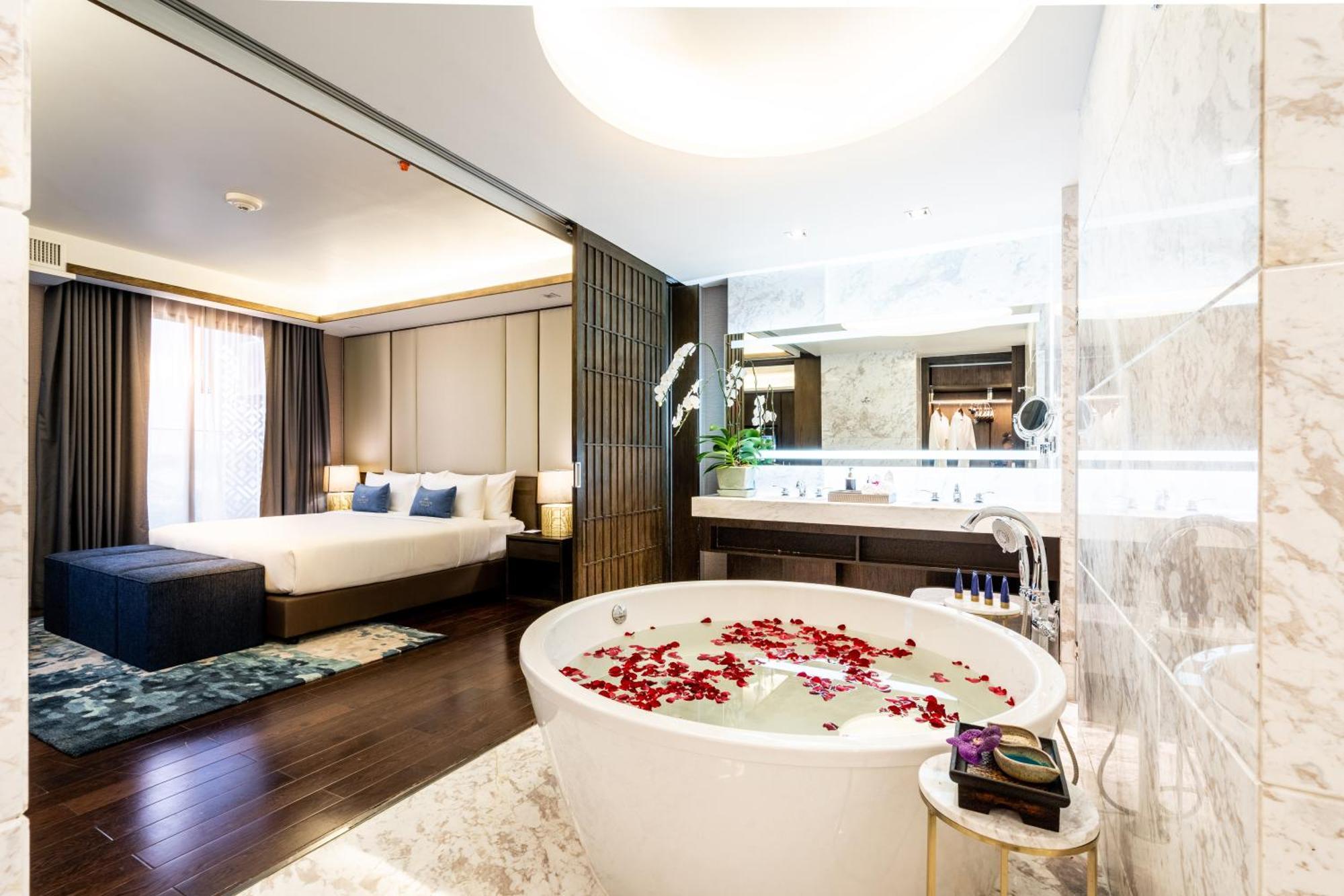 Premier Suite Room,1284667069:JPEG