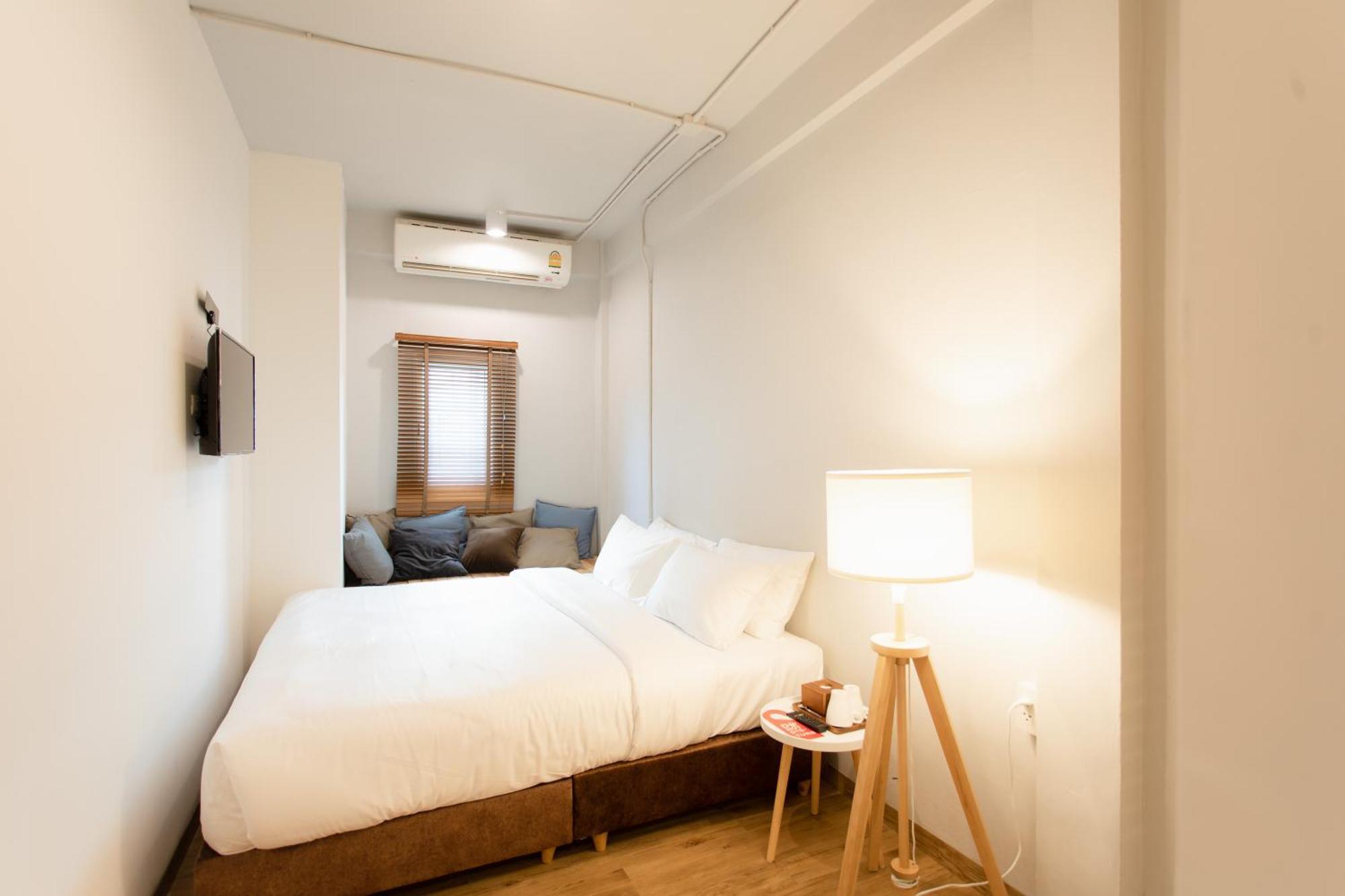 Superior King Room with Private Bathroom