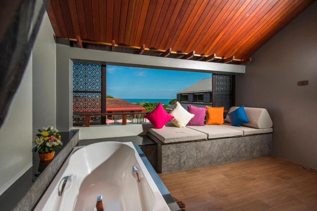 Deluxe King or Twin Room Balcony