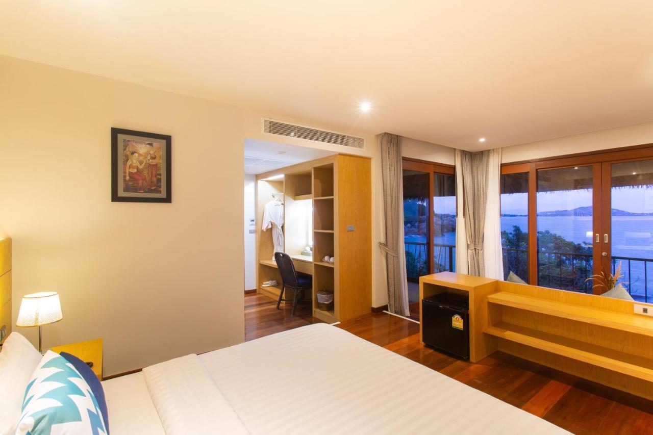 Holiday Suite