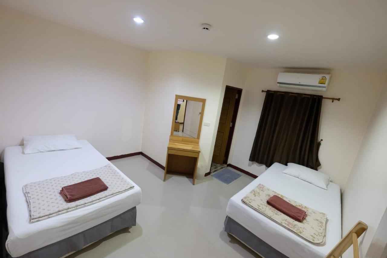 Twin Room with Private Bathroom