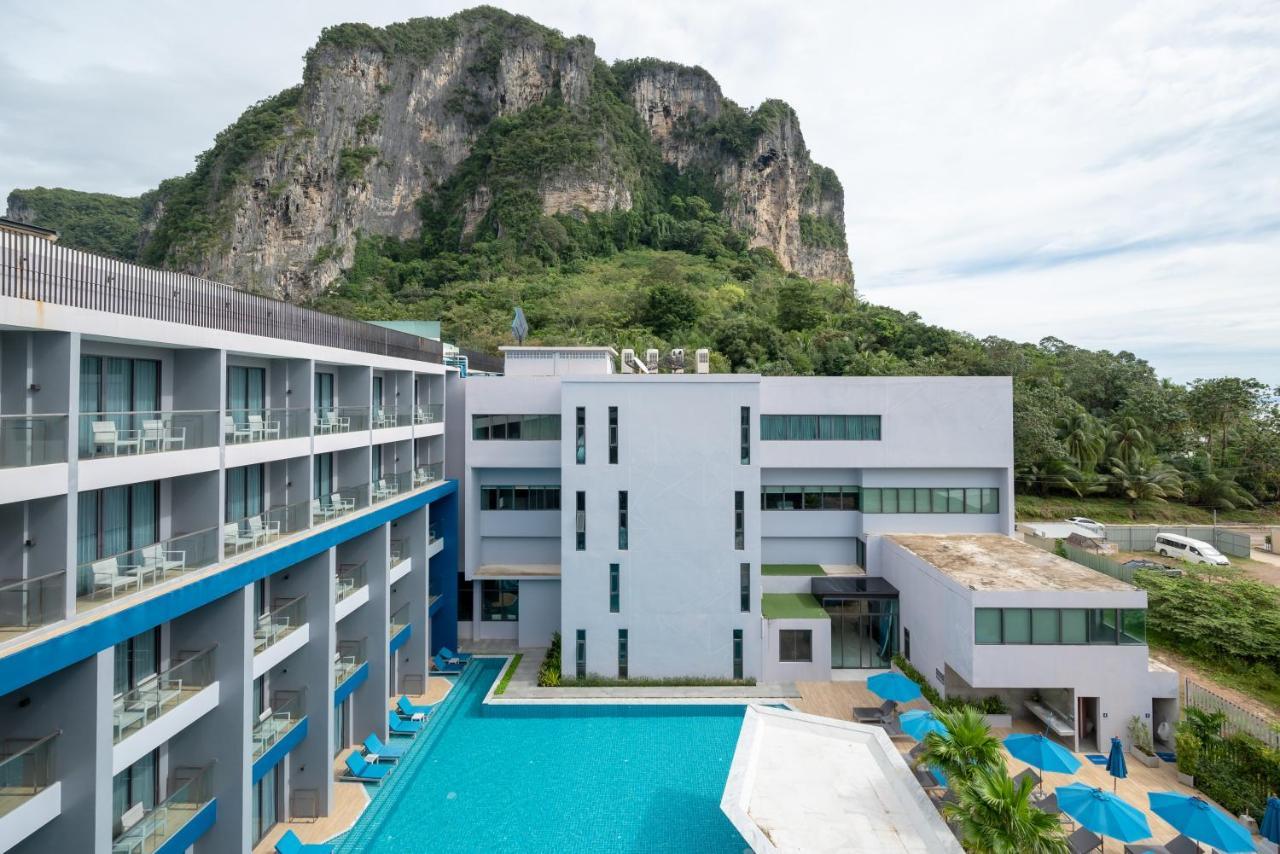 Double Room Pool View