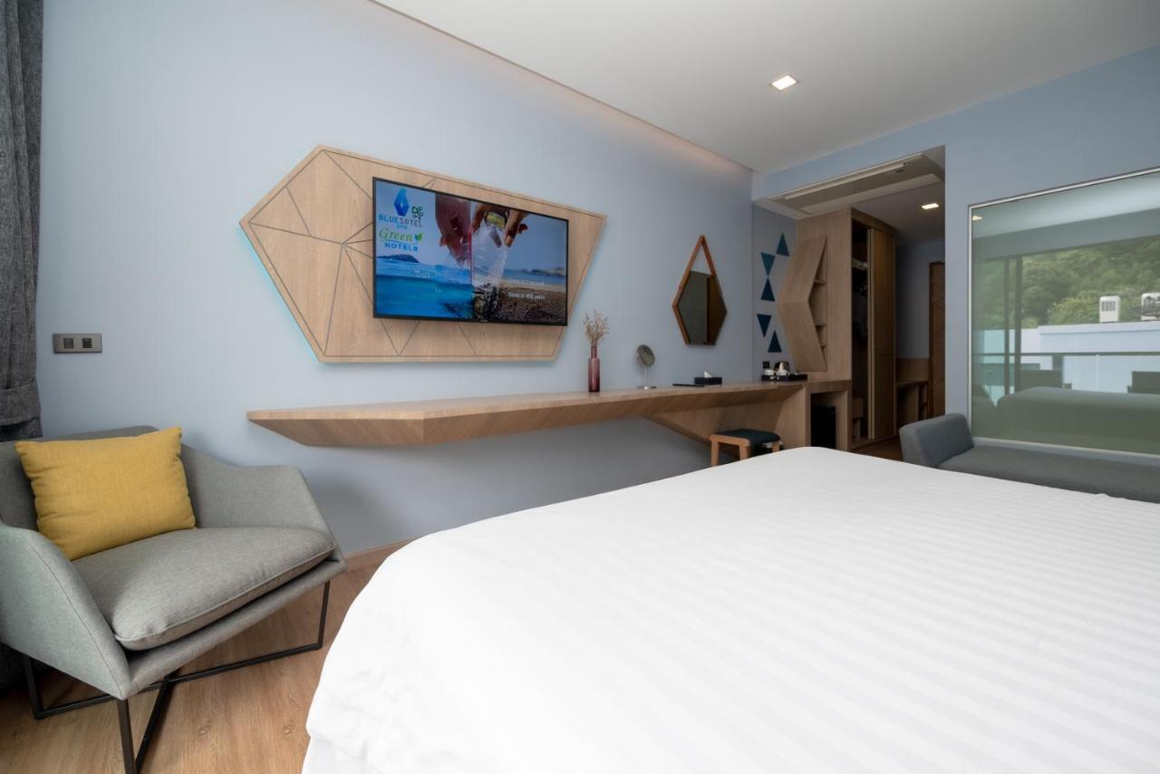 Premier King Room Pool View