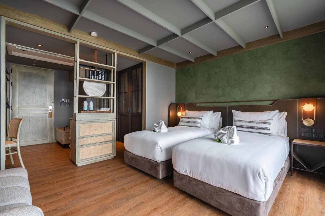 Deluxe Sea View Twin Bed
