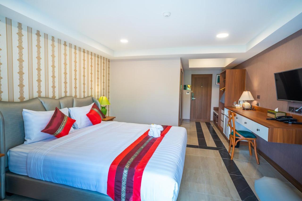 Deluxe King Room