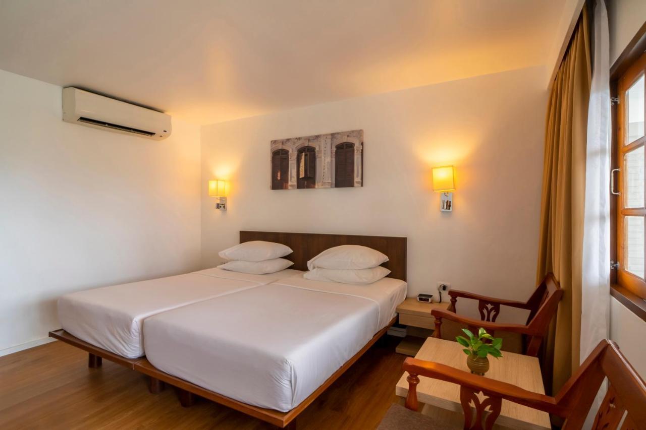 Superior Twin Room Partial Ocean View