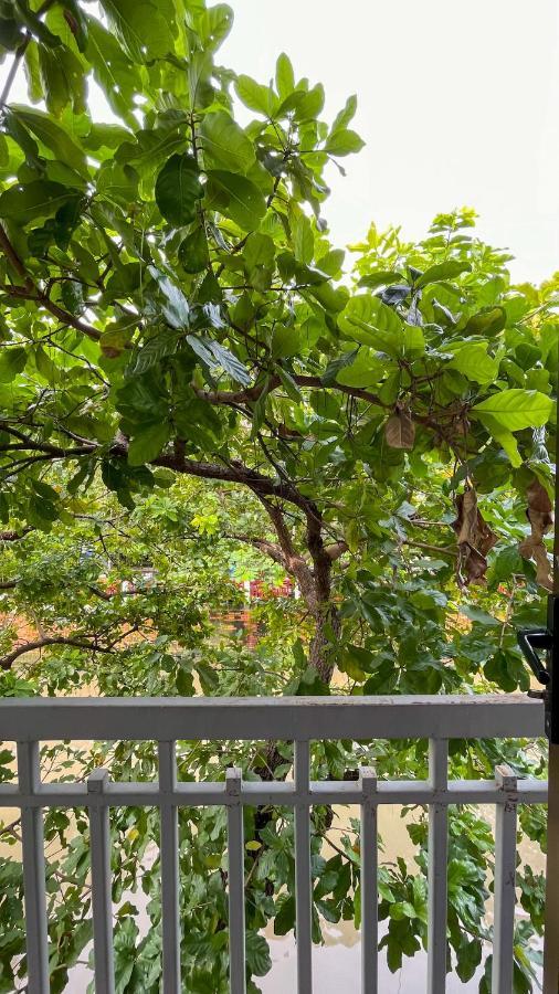 Deluxe Canal View King Bed