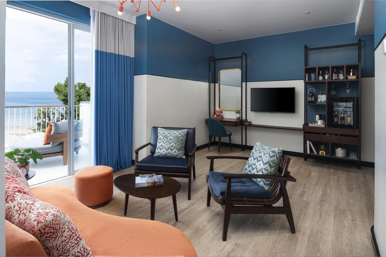 Groovy Seaview Suite