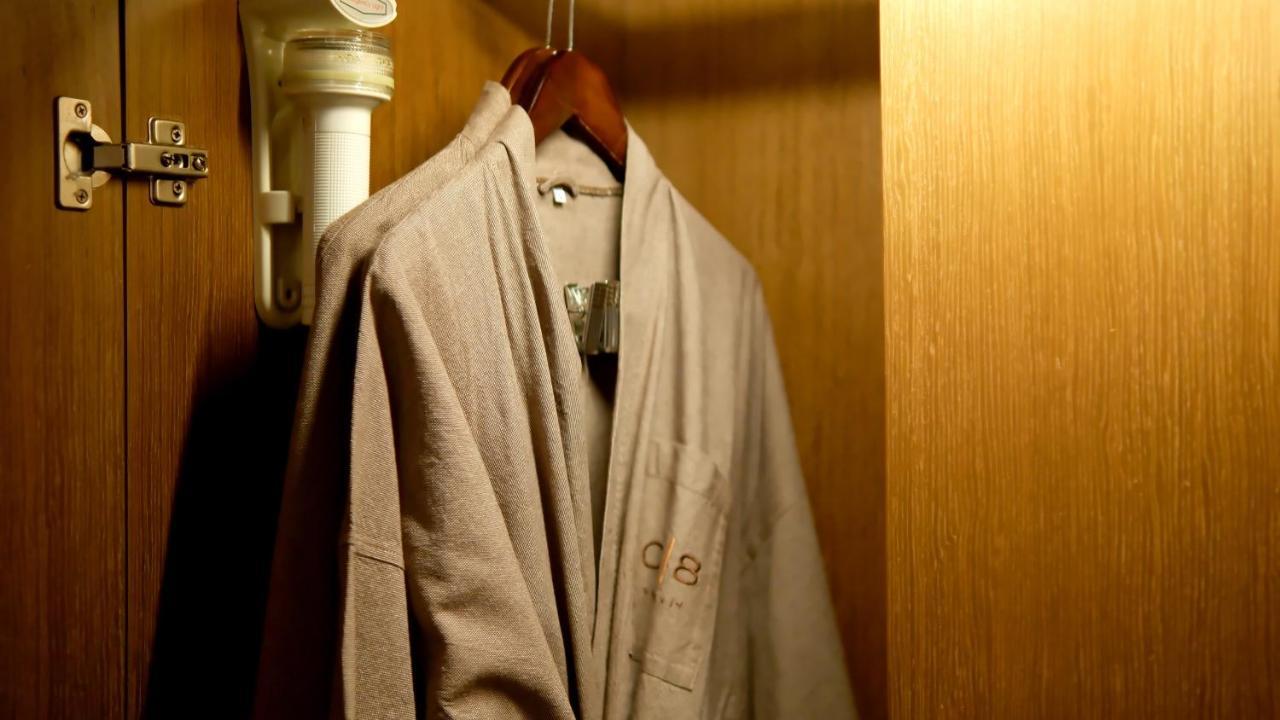 Luxuriöses Zimmer mit Kingsize-Bett – Amber