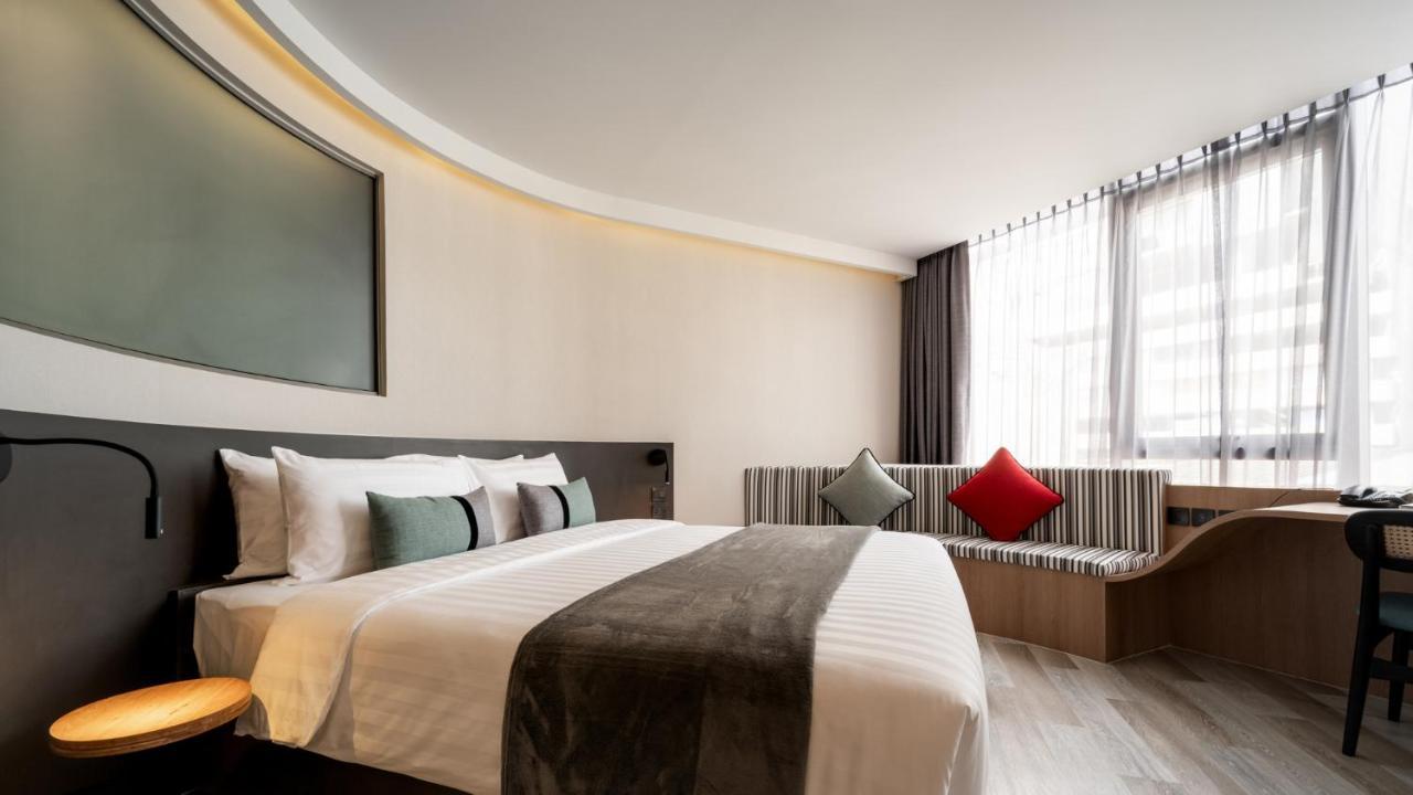 Premier King Room