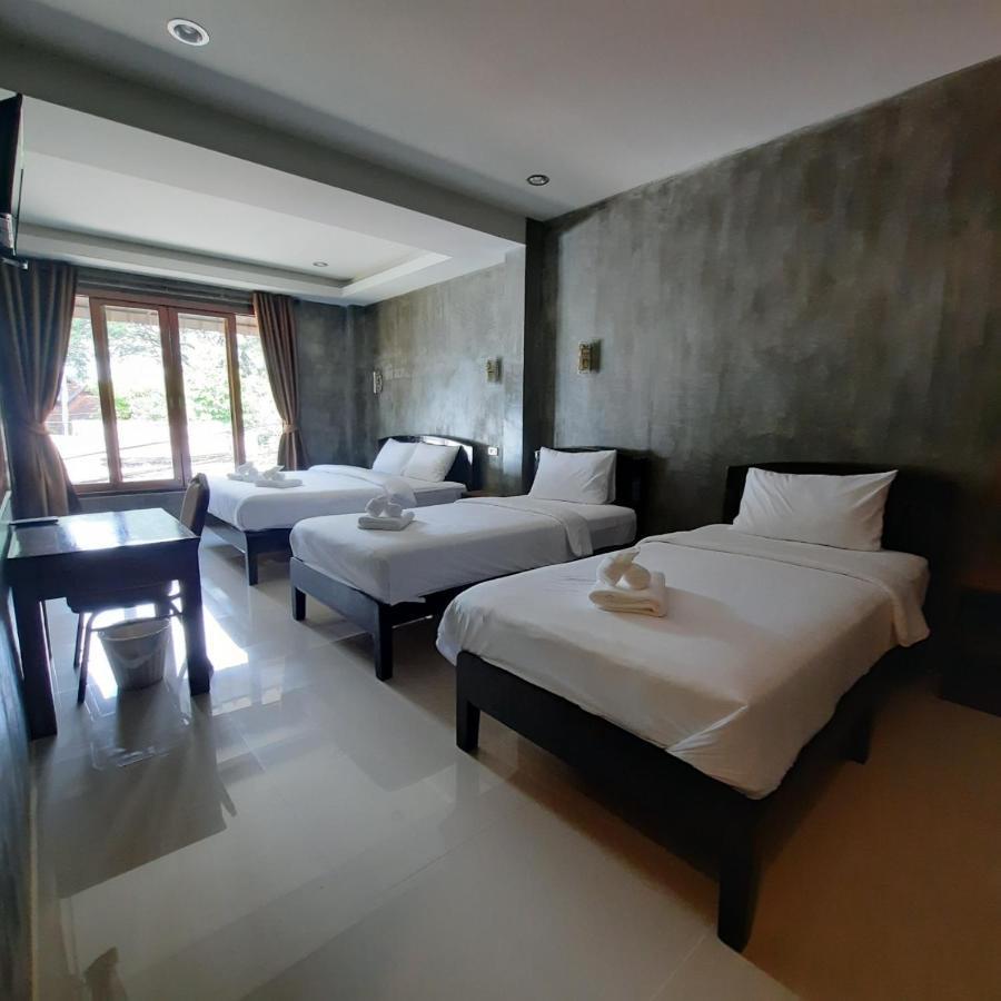 Classic Quadruple Room,1609402041:JPEG