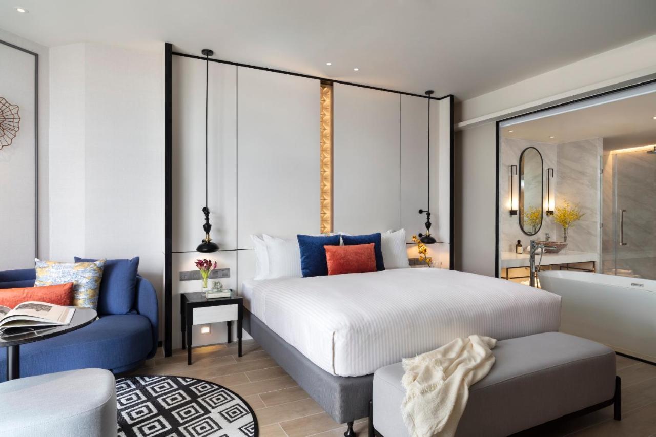 Studio Executive,1322946616:JPEG