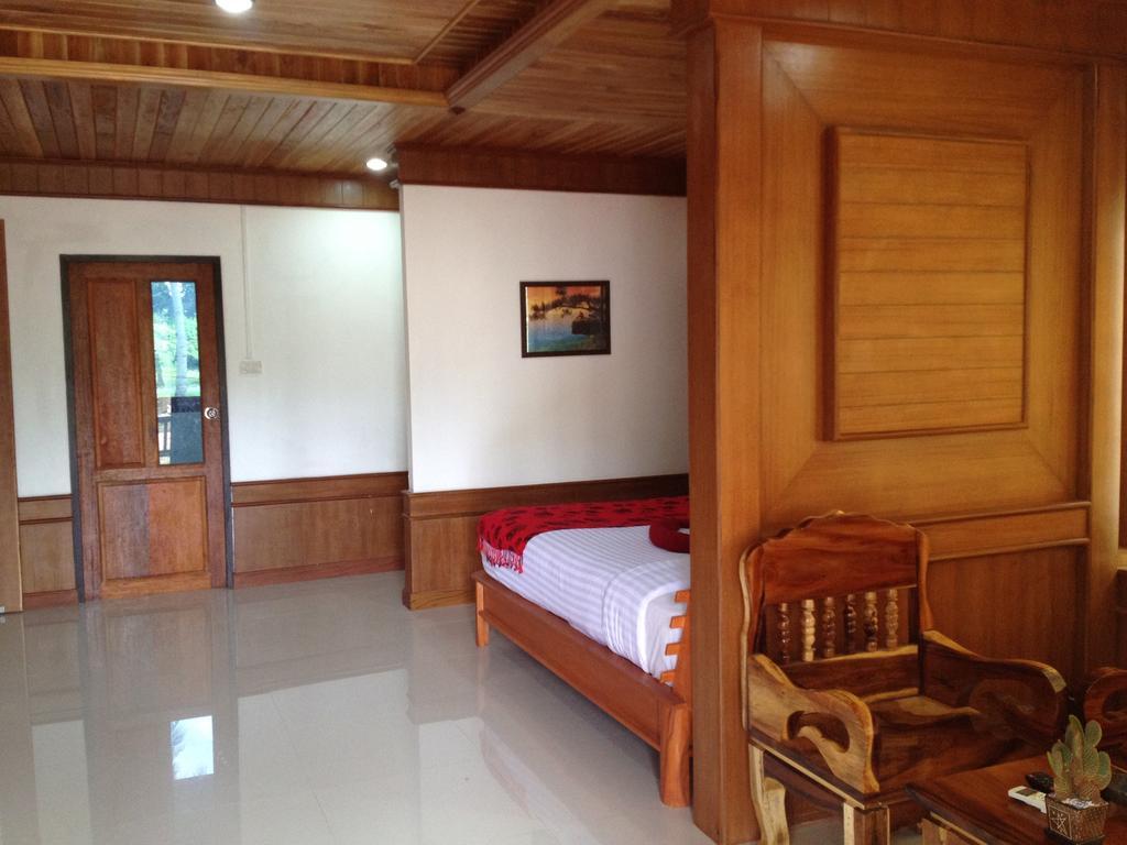 Deluxe Bungalow Twin Bed