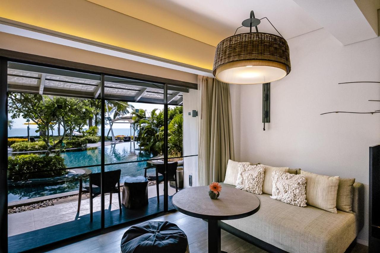 Seaview Pool Access