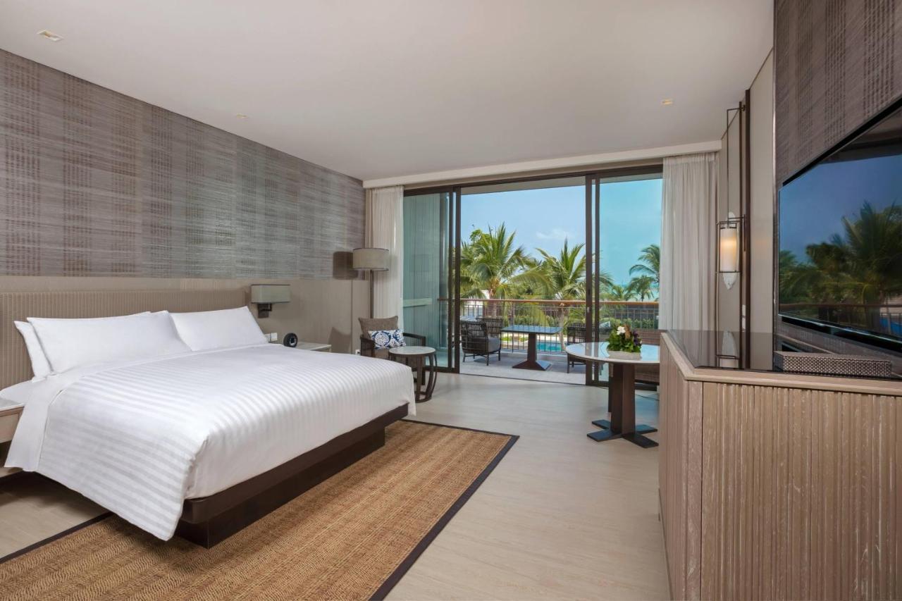 Deluxe Room Guest room 1 King Balcony