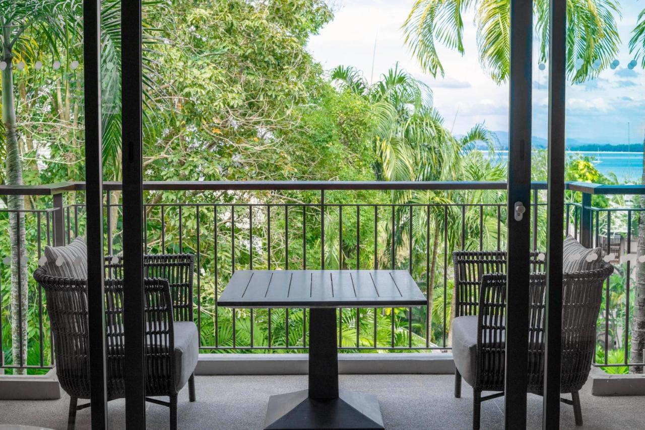 Deluxe Room Guest room 1 King Balcony