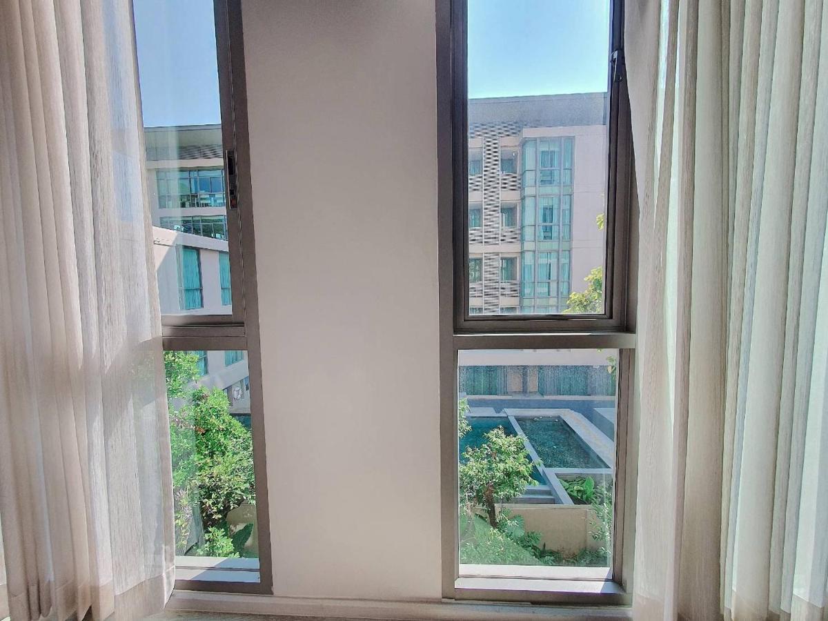 Suite Pool View