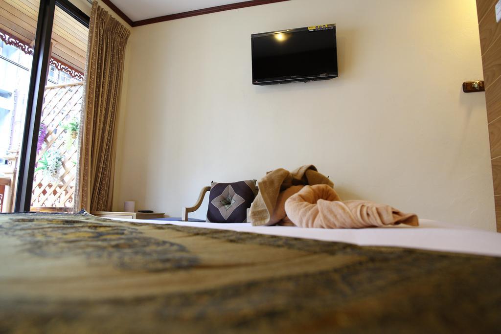 Executive Deluxe Double Room with Balcony