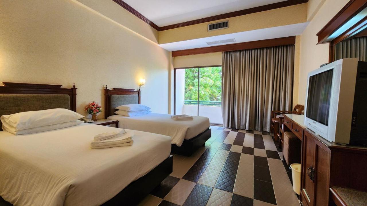 Deluxe Twin Room