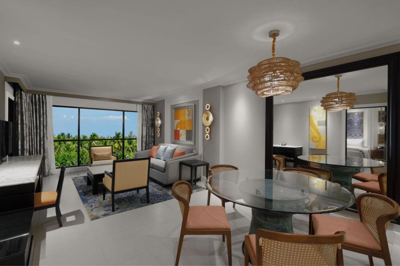 Two-Bedroom Apartment with Balcony and Resort View
