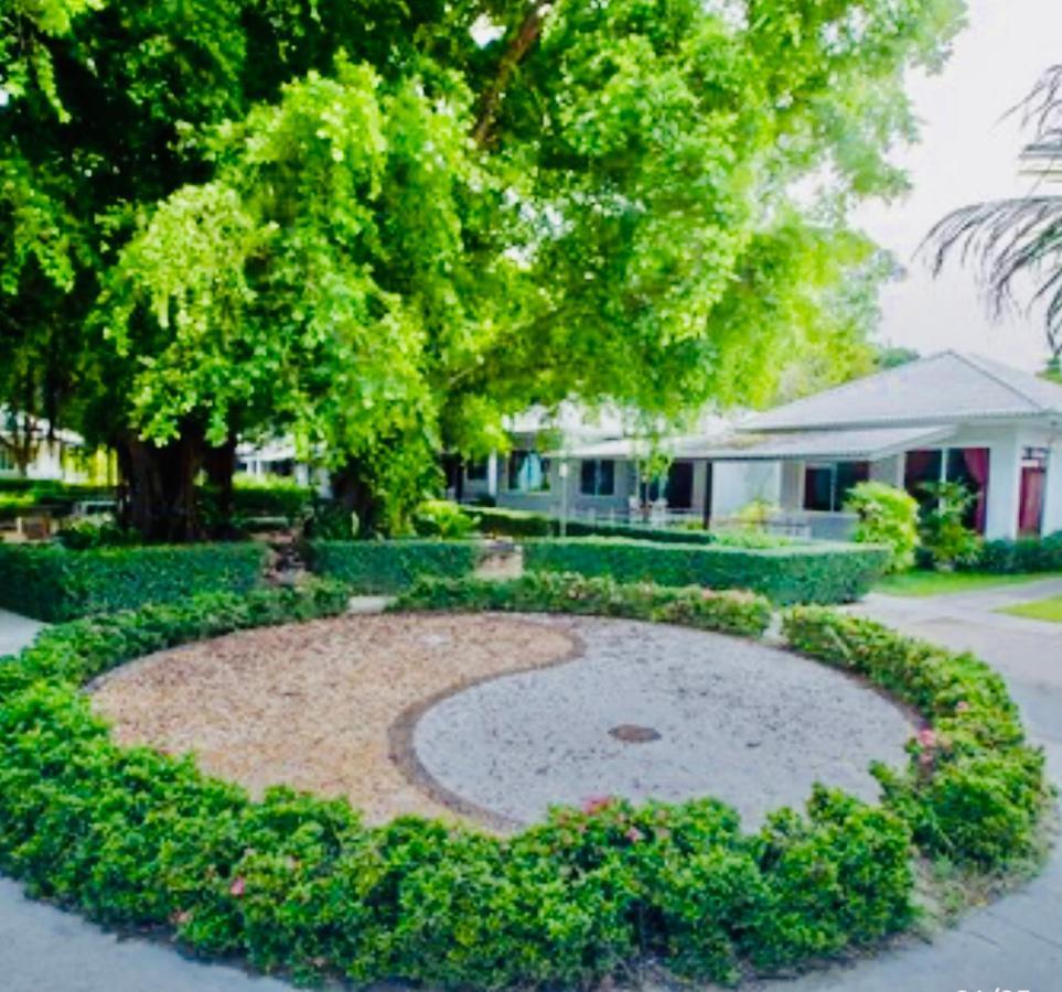 Deluxe Bungalow Garden View