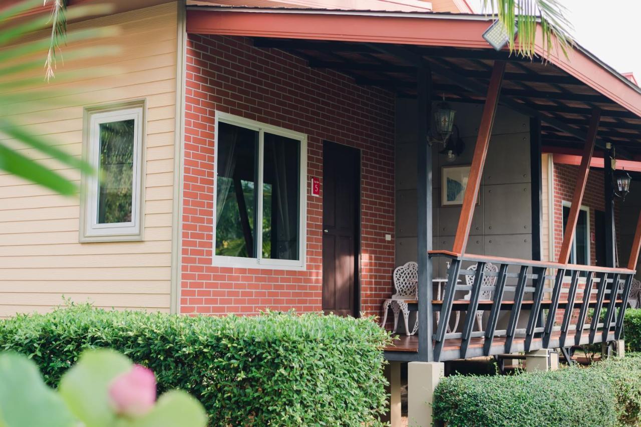 Deluxe Bungalow
