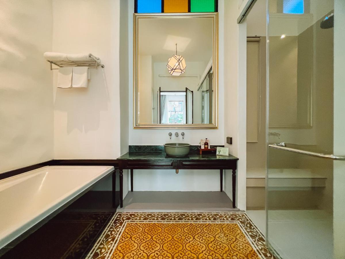 Deluxe Double or Twin Room Pool Access