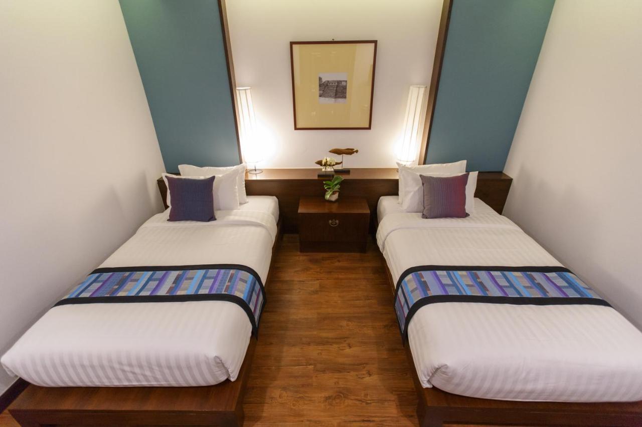 Deluxe Twin Room No Window