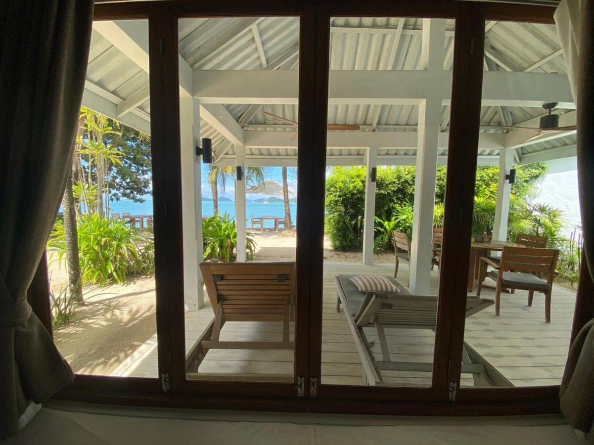Bungalow Beach Front