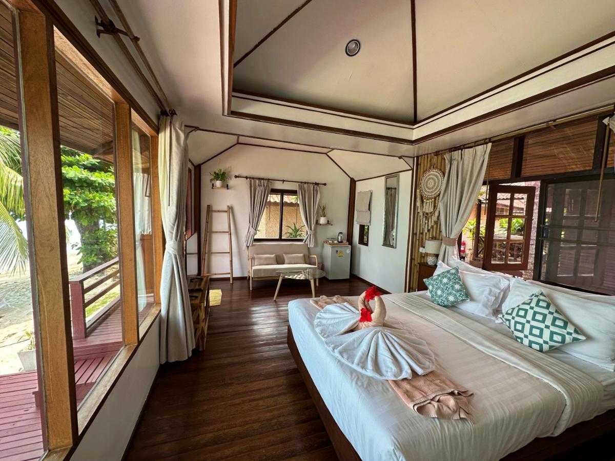 Mini Villa Beachfront "Annex"